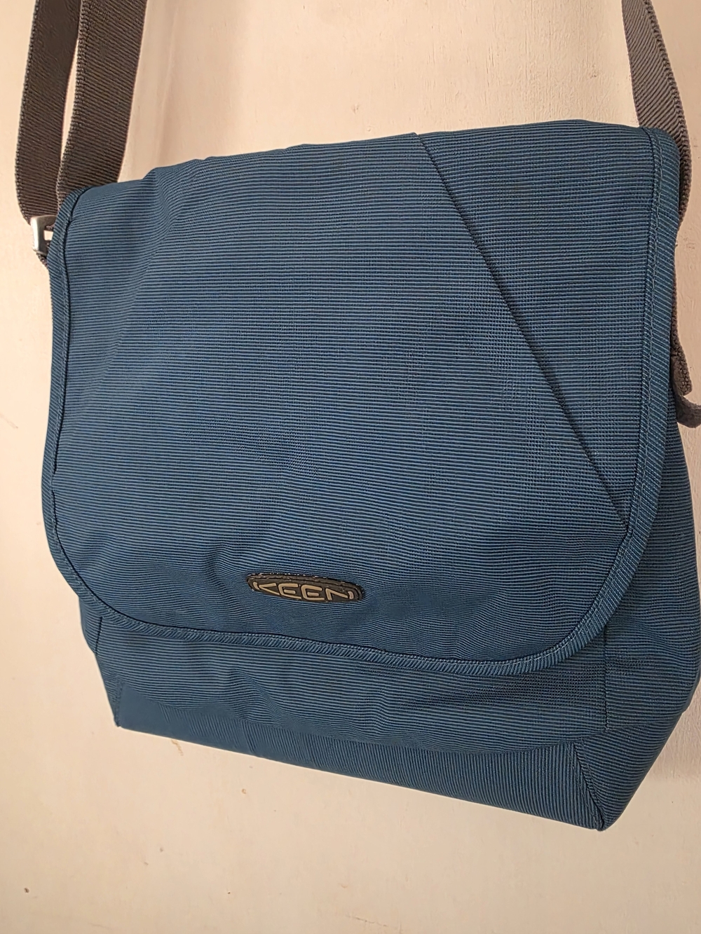 KEEN Women’s Teal Messenger Bag